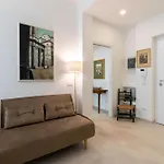 Luxury - Colosseo 10 Min *