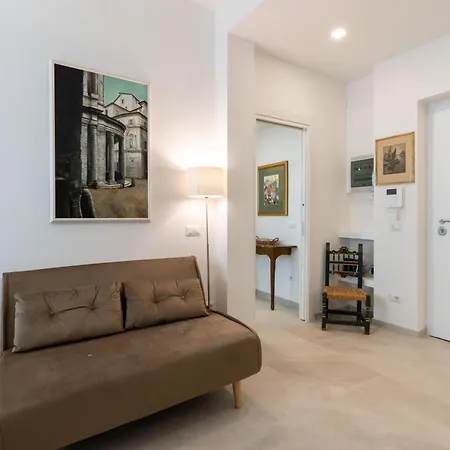 Luxury - Colosseo 10 Min *